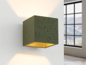 Miniaturka 2 - Betonowy kinkiet Solmira zielony oliwkowy oliwkowy z włączonym światłem