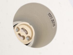 Miniaturka 4 - Betonowy plafon Solmira beżowy – oprawka GU10 od spodu