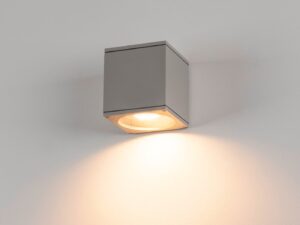 Miniaturka 3 - Kinkiet Big Theo Wall – ujęcie zastosowania przy domu