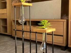Miniaturka 5 - Dekoracje Arbello 86 i 49 cm z kwiatami przy dębowej komodzie w salonie