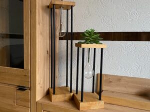 Miniaturka 5 - Dekoracje Arbello 86 i 49 cm z sukulentem przy dębowym regale w pokoju