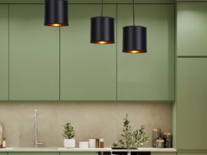 Miniaturka 1 - Czarna lampa wisząca Falemino z trzema abażurami w aranżacji wnętrza