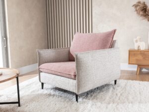 Miniaturka 6 - Fotel z miękką poduszką oparciową Pesvaro 95 cm w aranżacji wnętrza 6