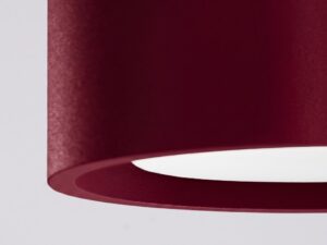 Miniaturka 90 - Jednopunktowy plafon Modessa 10 cm burgundowy – faktura obudowy z bliska