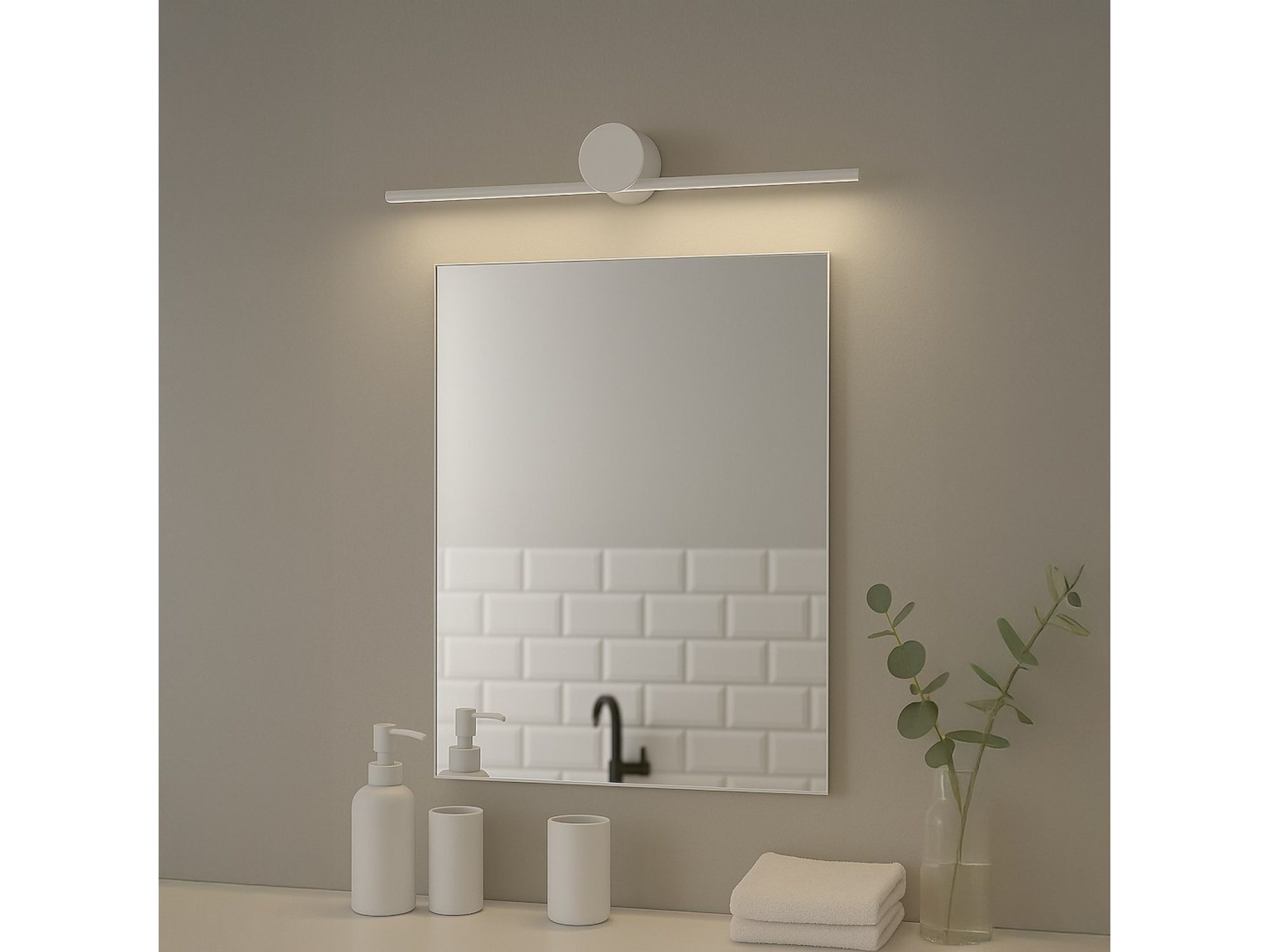 Kinkiet Amidora biały 40 cm – zawieszony nad lustrem w łazience