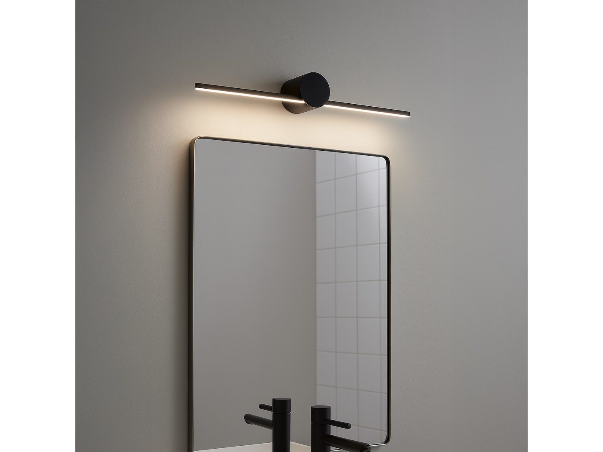 Kinkiet Amidora czarny 40 cm – zawieszony nad lustrem w łazience