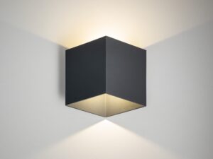 Miniaturka 4 - Szary zewnętrzny kinkiet Cube LED w aranżacji ściany