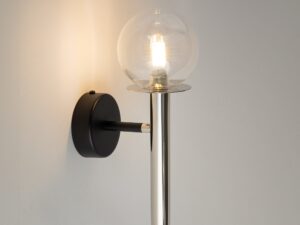Miniaturka 5 - Srebrny kinkiet Daisy 1 ze szklanym przezroczystym kloszem i świecącą żarówką