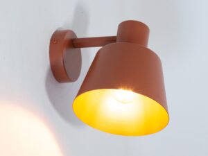 Miniaturka 6 - Kinkiet Dunka w ceglanym wykończeniu świecący na jasnej ścianie