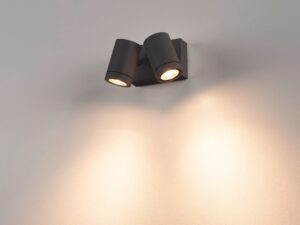 Miniaturka 1 - Dwupunktowy kinkiet Helia LED na elewacji w aranżacji producenta