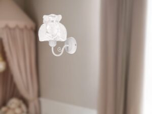 Miniaturka 3 - Kinkiet Koremona biały na ścianie przy łóżku w sypialni
