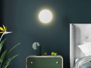 Miniaturka 5 - Biały kinkiet Luna 200 na ścianie w aranżacji