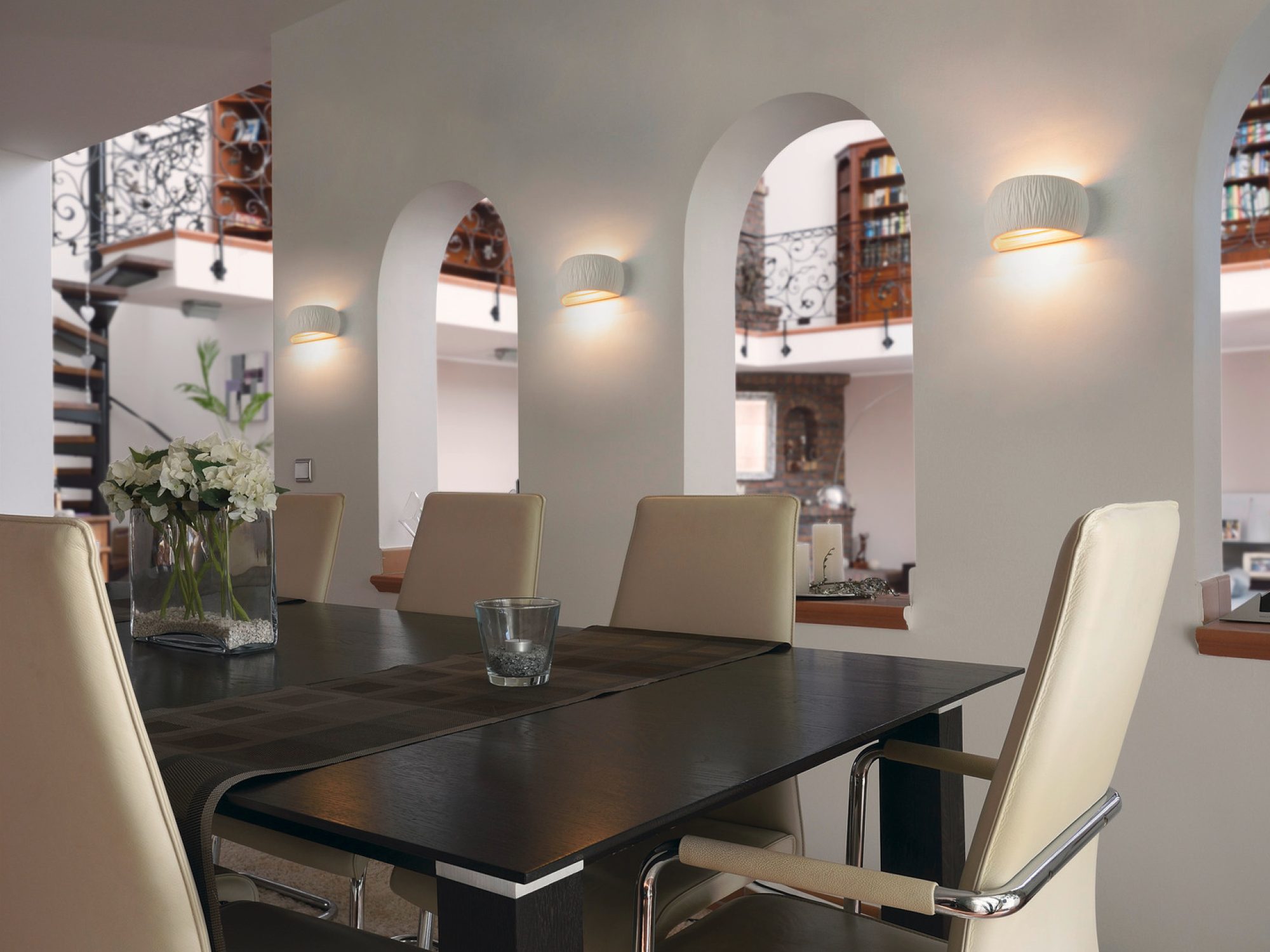 Kinkiet Plastra WL Curved Curtain na ścianie w aranżacji wnętrza
