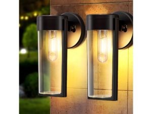 Miniaturka 3 - Czarna zewnętrzna lampa solarna LED w aranżacji przy domu