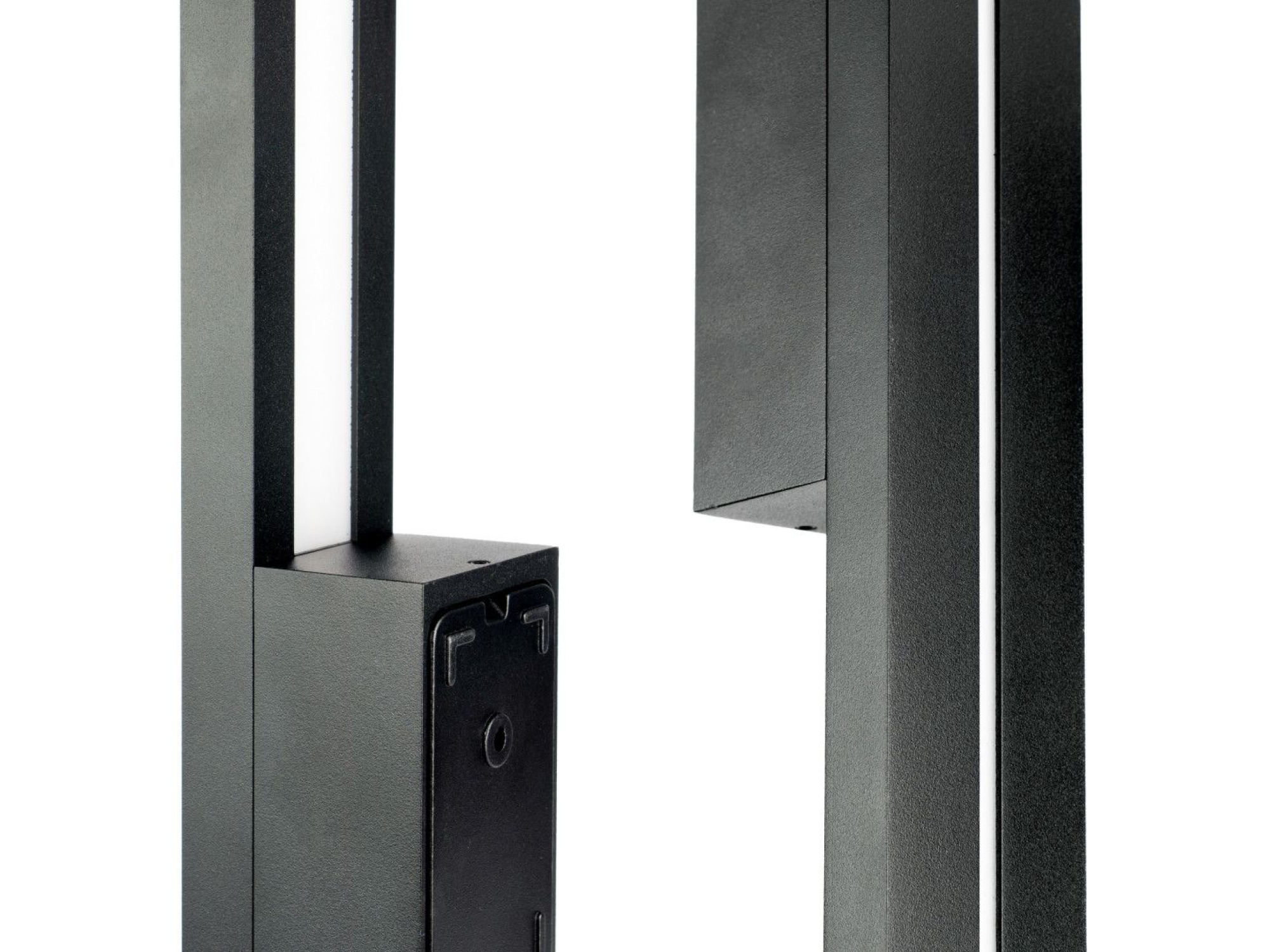 Kinkiet LANGER LGD-810 – fragment obudowy i puszki