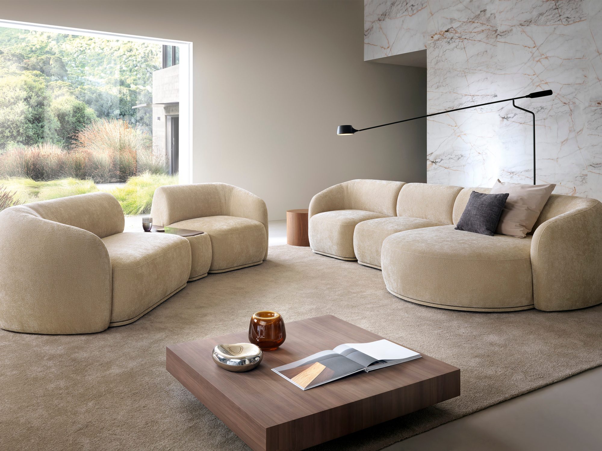 Kolekcja Nobello – aranżacja modułów tapicerowanych w salonie, układ drugi