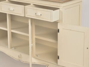 Miniaturka 4 - Komoda Sorrento detal wysuniętej szuflady i półek za drzwiczkami