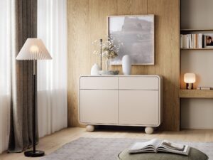 Miniaturka 3 - Komoda Albenza kaszmir – aranżacja z lampą i dekoracjami w salonie