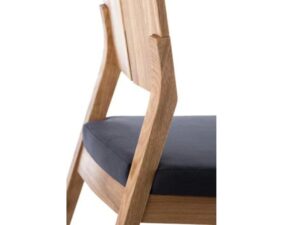 Miniaturka 1 - Krzesło dębowe tapicerowane Zevaro 94 cm czarne w aranżacji wnętrza