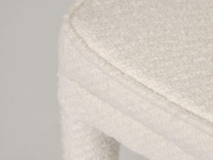 Miniaturka 5 - Krzesło Virtus białe ecru boucle, detal szwu siedziska i miękkiej tapicerki