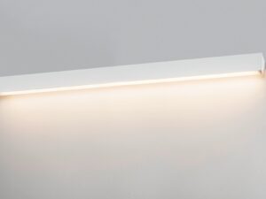 Miniaturka 2 - Biała oprawa L-Line 120 LED zamontowana we wnętrzu