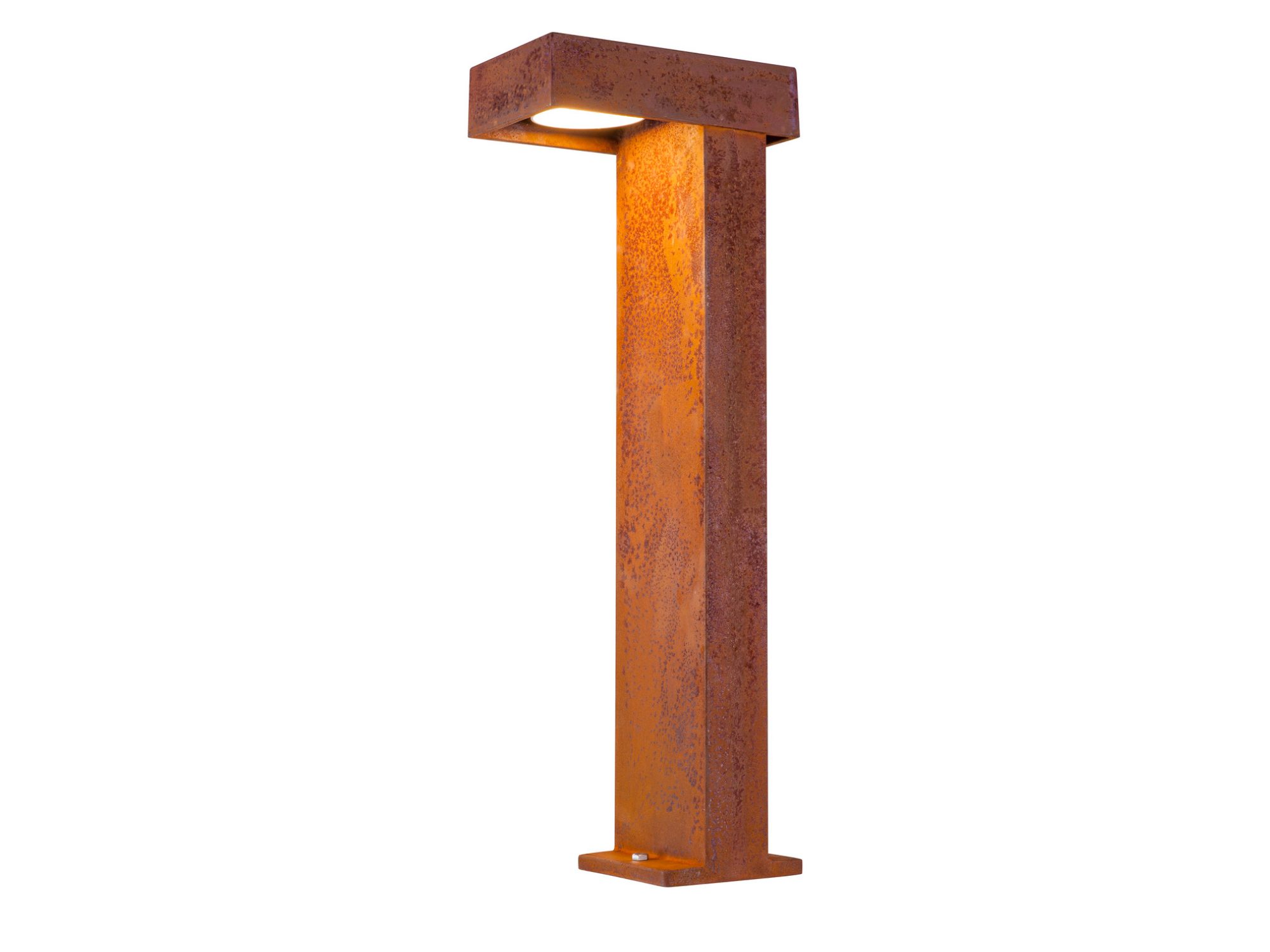 Lampa Rusty Pathlight 70 przedstawiona pod innym kątem