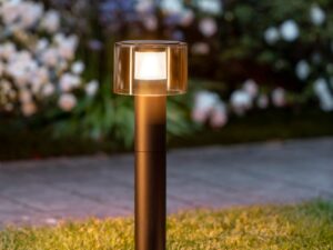 Miniaturka 5 - Lampa Taha II 45 czarna w dodatkowej aranżacji zewnętrznej