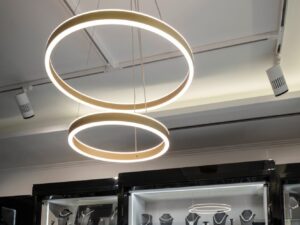 Miniaturka 8 - Mosiężna lampa One Double LED w aranżacji wnętrza
