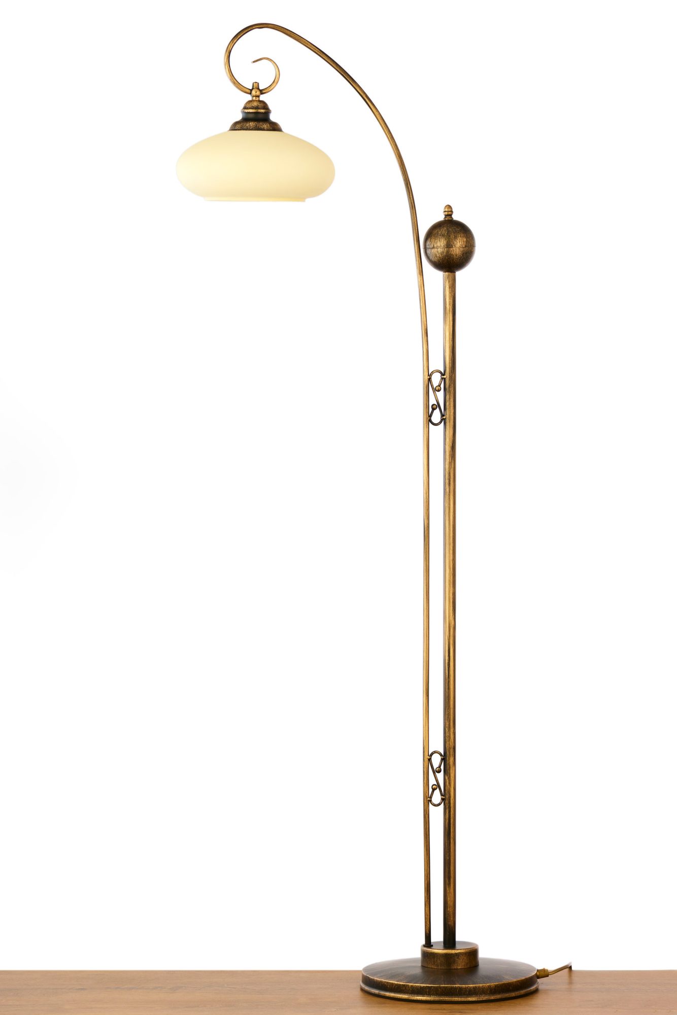 Detal lampy podłogowej Bolero