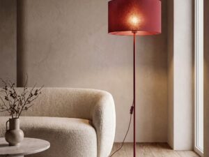 Miniaturka 5 - Bordowa lampa podłogowa Dalum w aranżacji pokoju