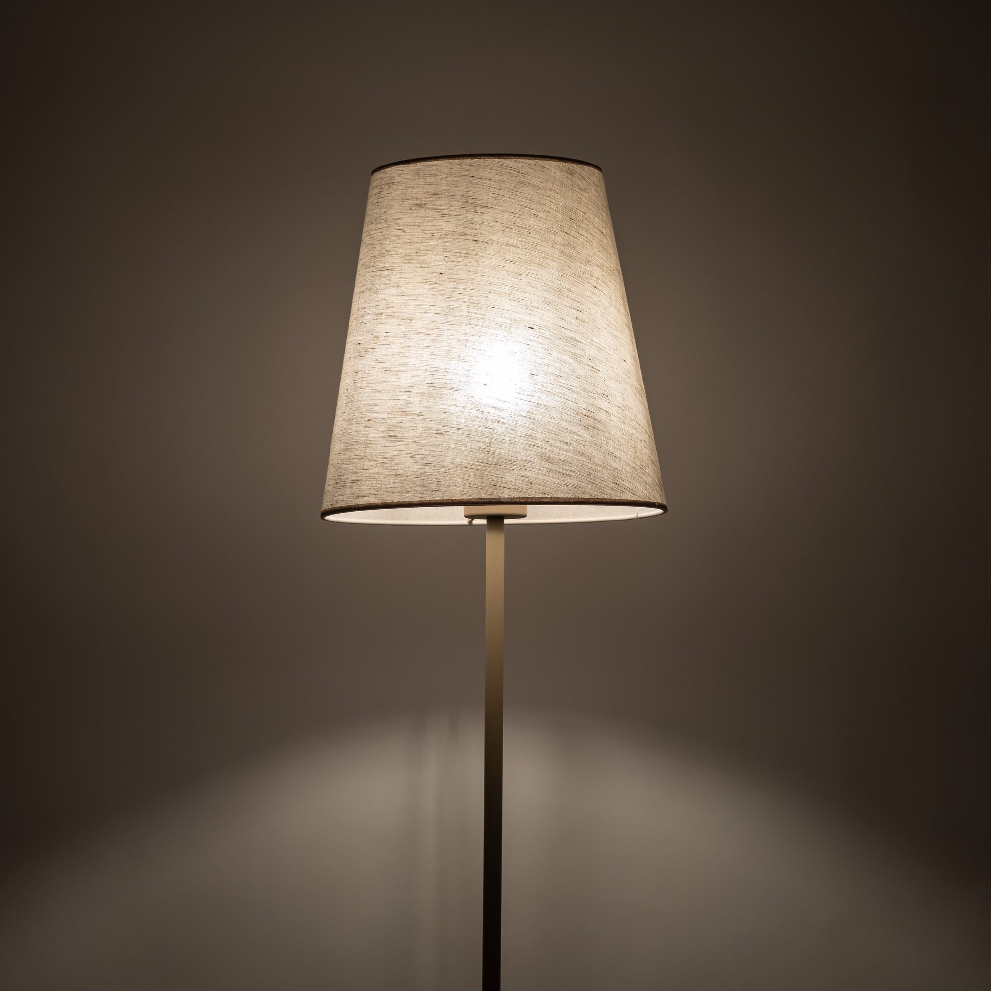 Lampa podłogowa Elizabeth w aranżacji salonu