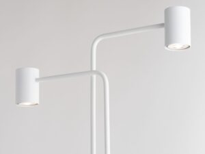 Miniaturka 2 - Reflektorki białej lampy podłogowej Luis – zbliżenie