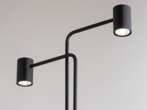 Miniaturka 3 - Dwa cylindryczne reflektorki czarnej lampy podłogowej Luis