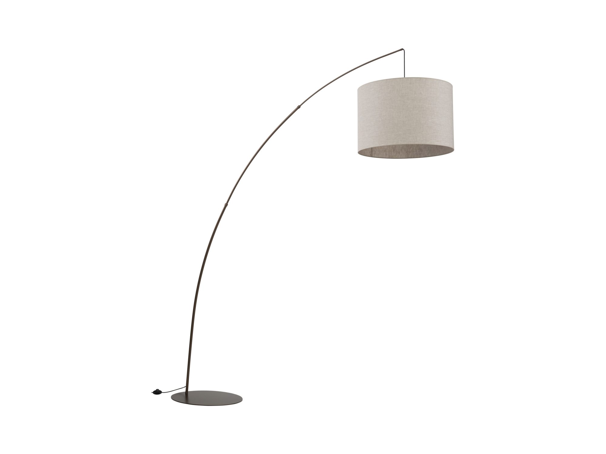 Brązowa lampa podłogowa Moby z jasnobeżowym abażurem na białym tle