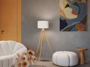 Miniaturka 14 - Lampa podłogowa Narello 140 cm biały / naturalne drewno przy fotelu w salonie
