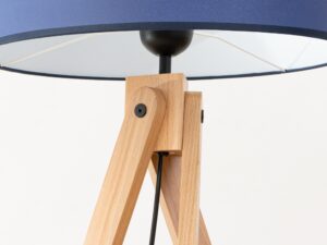 Miniaturka 33 - Lampa podłogowa Narello 140 cm granatowy / naturalne drewno – abażur na drewnianym trójnogu