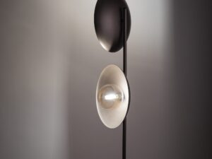Miniaturka 4 - Lampa podłogowa Slate brązowa w aranżacji wnętrza