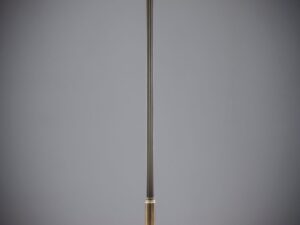 Miniaturka 2 - Lampa podłogowa Zeus z rozświetlonym półkulistym kloszem na ciemnym tle