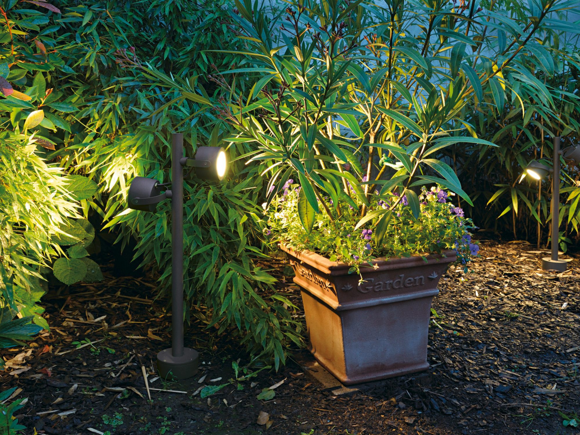 Lampa ogrodowa Sitra SL 360 antracytowa, aranżacja pierwsza