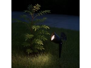 Miniaturka 4 - Lampka solarna skierowana na małą roślinę po zmroku