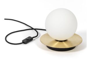 Miniaturka 2 - Lampa stołowa BORRA ST z mosiężnym dyskiem na białym tle