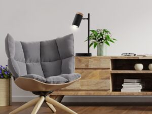 Miniaturka 1 - Lampa stołowa Elvorino z czarną podstawą i kierunkowym kloszem we wnętrzu