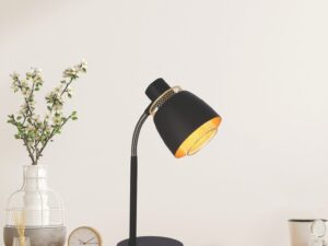 Miniaturka 1 - Lampa stołowa Galorino w aranżacji na drewnianej komodzie ze złotym wnętrzem klosza