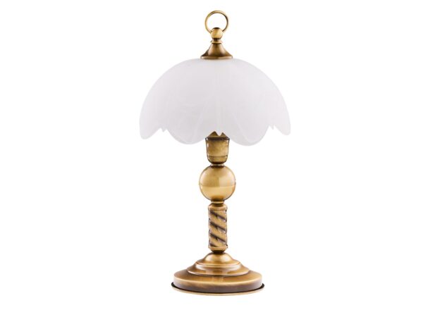 Klasyczna lampa stołowa z mlecznym szklanym kloszem i podstawą w kolorze mosiądzu patynowanego
