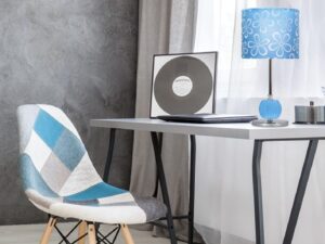 Miniaturka 3 - Niebieska lampa stołowa Oriadena z metalową podstawą we wnętrzu