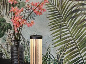 Miniaturka 4 - Lampa stołowa Quimera w ciemnobrązowym wykończeniu w aranżacji wnętrza