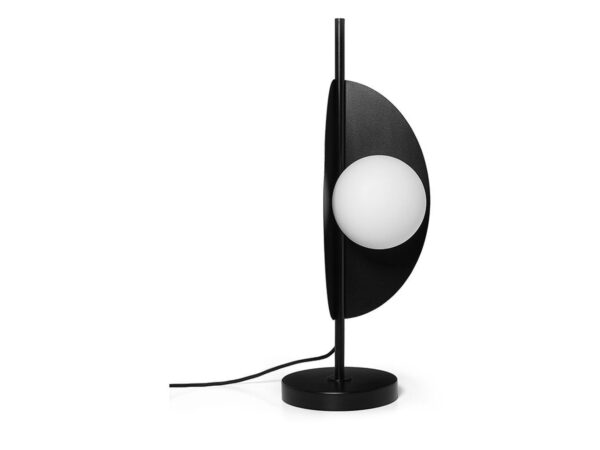 Lampa stołowa SALLO ST czarna z białym szklanym kloszem na białym tle
