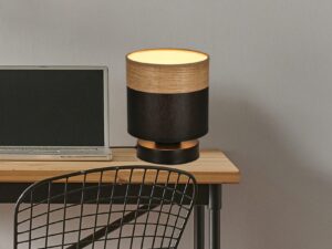 Miniaturka 1 - Lampka stołowa Zenala z czarno-brązowym abażurem na biurku obok laptopa