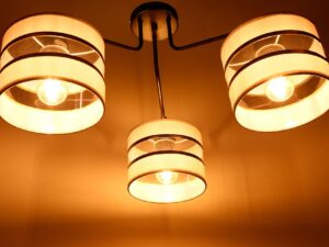 Miniaturka 3 - Lampa sufitowa Amasora z trzema abażurami 72 cm – zdjęcie 4