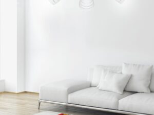 Miniaturka 1 - Lampa sufitowa Calono z białymi kloszami w jasnym salonie